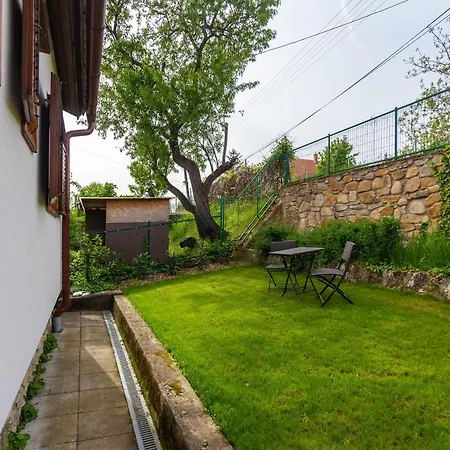 Apartment House Hortenzia View - Happy