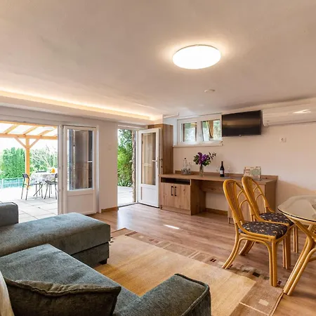 House Hortenzia View Terrace & Garden - Happy Revfulop