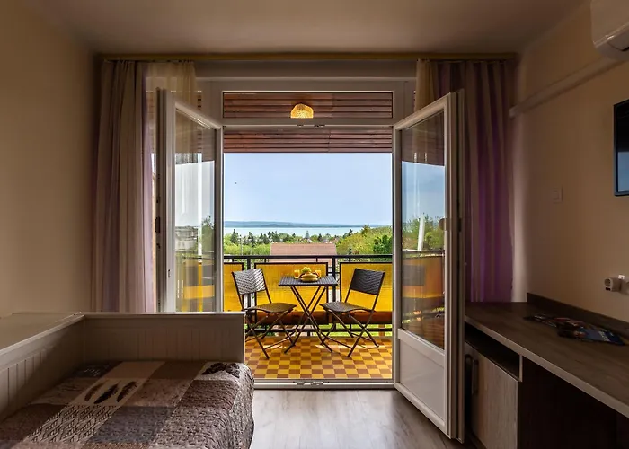 Apartment House Hortenzia View - Happy